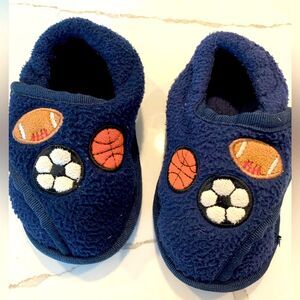 Boys Fleece Navy Blue Sports SLIPPERS Football Soccer Basketball